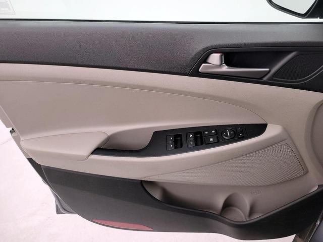 Photo of 2018 Gray Hyundai TUCSON