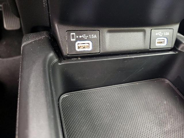 Photo of 2022 White Honda CR-V