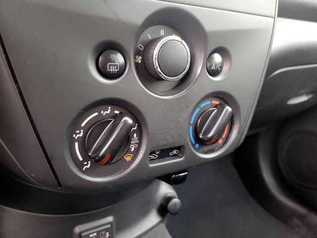 Photo of 2019 Black Nissan Versa