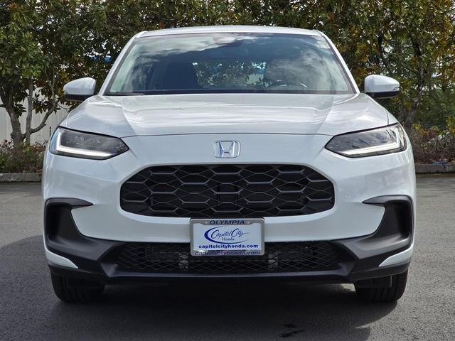 Photo of 2025 Platinum White Pearl Honda HR-V