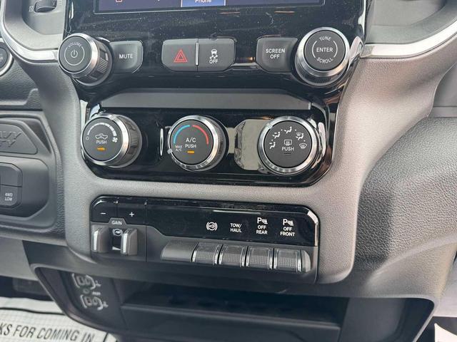 Photo of 2025 Granite Crystal Metallic Clearcoat RAM 2500