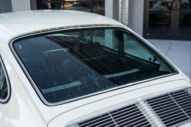 Photo of 1968 White Porsche 911