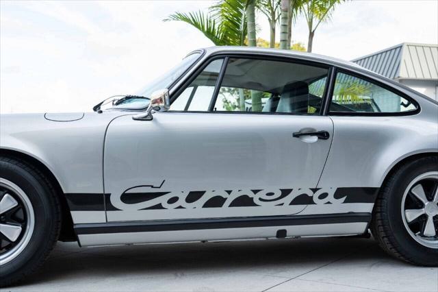 Photo of 1975 Silver Metallic Porsche 911