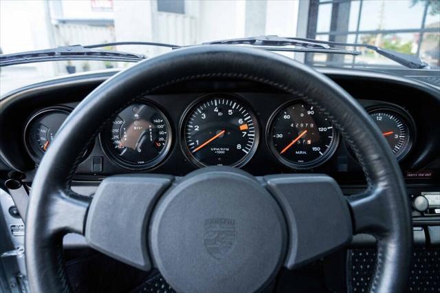 Photo of 1975 Silver Metallic Porsche 911