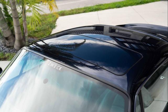 Photo of 1996 Midnight Blue Metallic Porsche 911