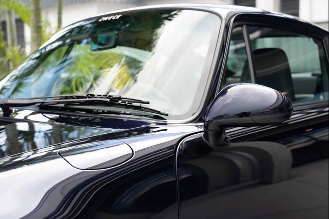 Photo of 1996 Midnight Blue Metallic Porsche 911