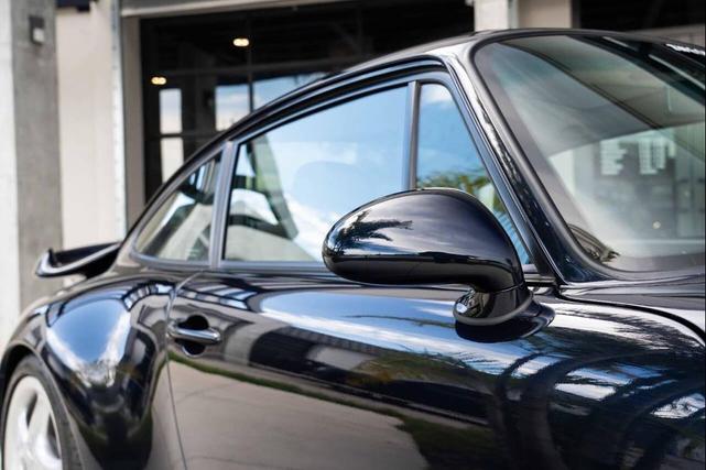 Photo of 1996 Midnight Blue Metallic Porsche 911