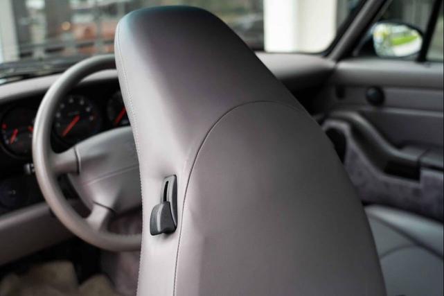 Photo of 1996 Midnight Blue Metallic Porsche 911