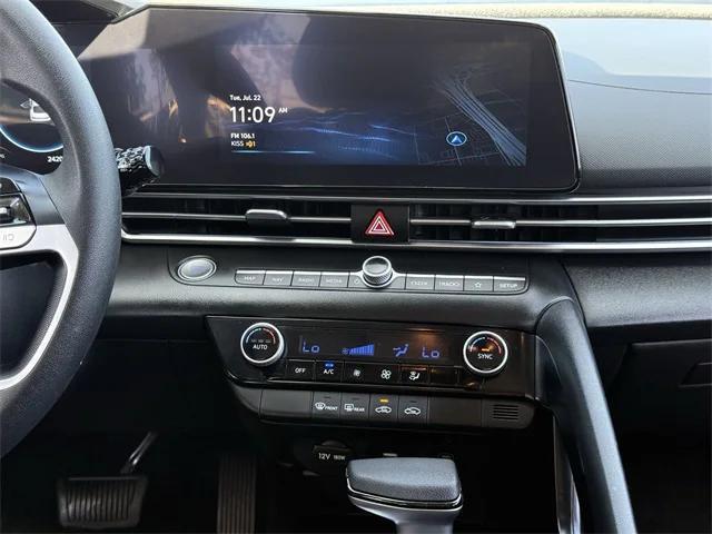 Photo of 2024 Gray Hyundai ELANTRA