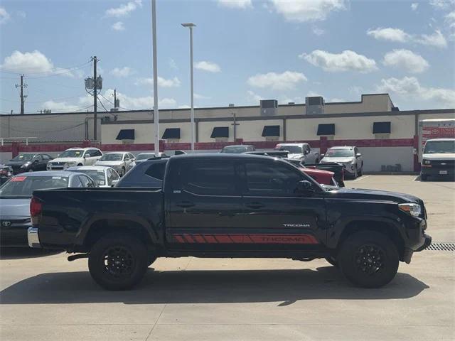 Photo of 2021 Midnight Black Toyota Tacoma