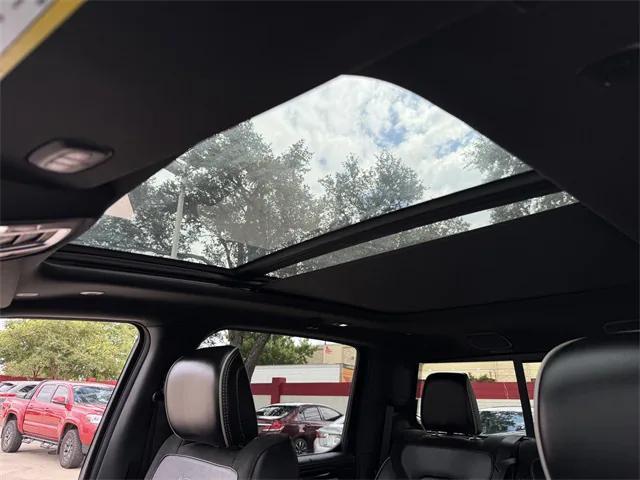 Photo of 2020 Diamond Black Crystal Pearlcoat RAM 1500