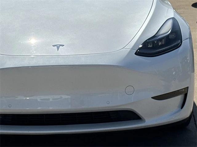 Photo of 2022 Pearl White Multi-Coat Tesla Model Y