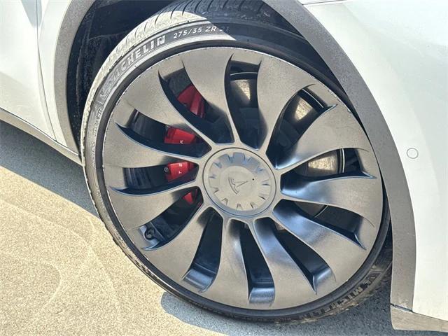 Photo of 2022 Pearl White Multi-Coat Tesla Model Y