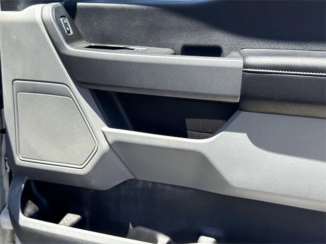 Photo of 2024 Oxford White Ford F-250