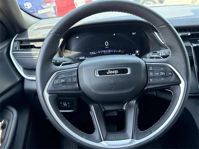 Photo of 2024 Silver Zynith Jeep Grand Cherokee L
