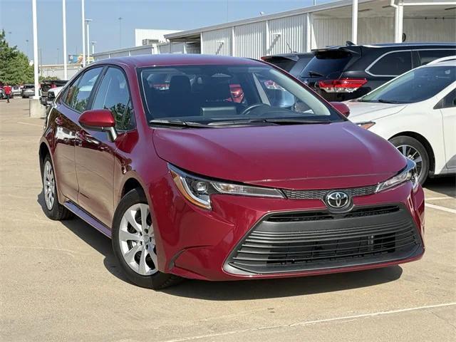 Photo of 2025 Ruby Flare Pearl Toyota Corolla