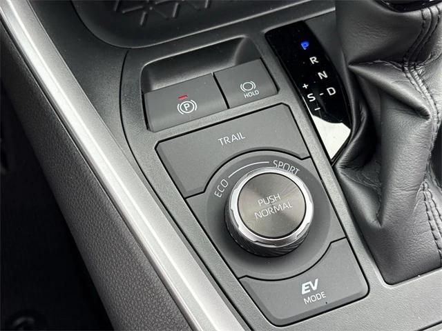 Photo of 2025 White Toyota RAV4 Hybrid