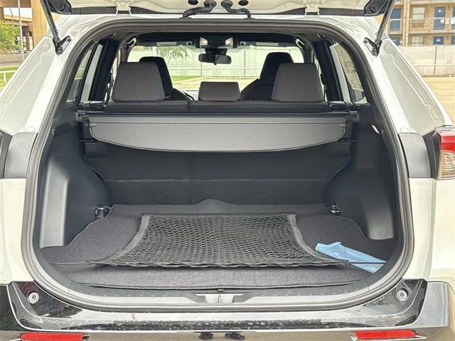 Photo of 2025 White Toyota RAV4 Hybrid