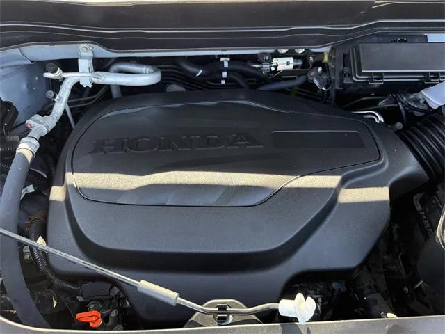 Photo of 2023 Sonic Gray Pearl Honda Ridgeline