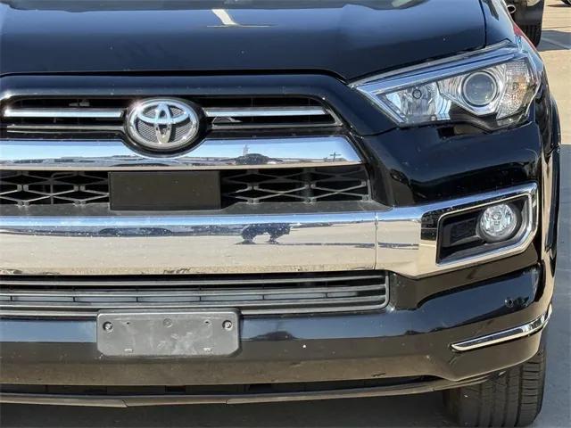 Photo of 2020 Midnight Black Metallic Toyota 4Runner