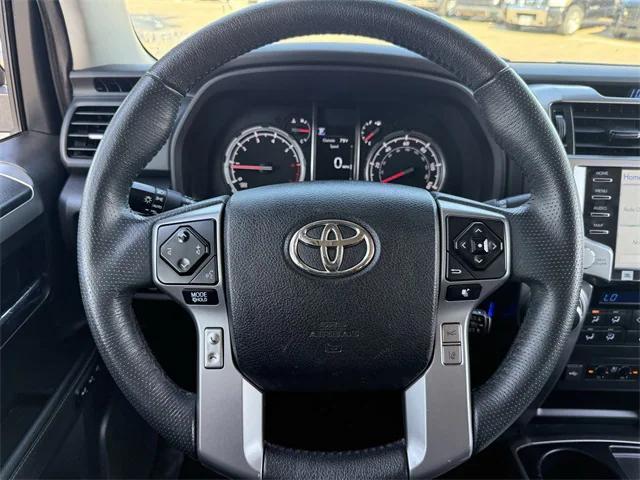 Photo of 2020 Midnight Black Metallic Toyota 4Runner