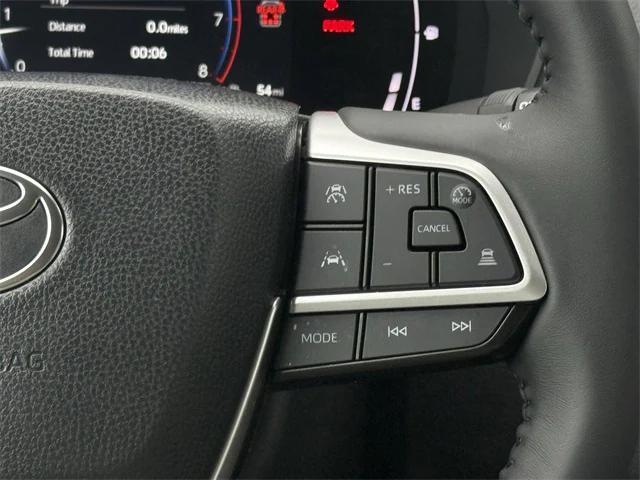 Photo of 2025 Ruby Flare Pearl Toyota Grand Highlander