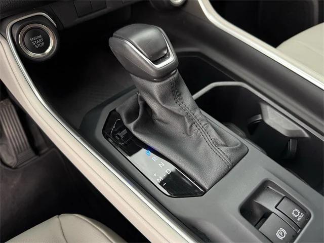 Photo of 2025 Ruby Flare Pearl Toyota Grand Highlander