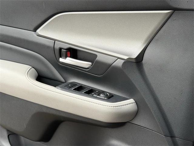 Photo of 2025 Ruby Flare Pearl Toyota Grand Highlander