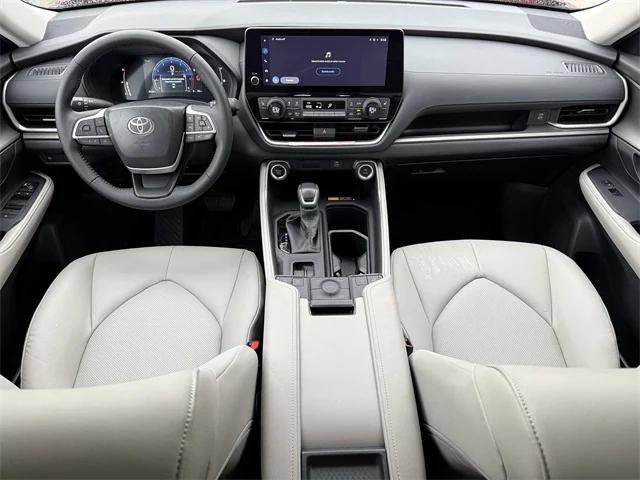 Photo of 2025 Ruby Flare Pearl Toyota Grand Highlander