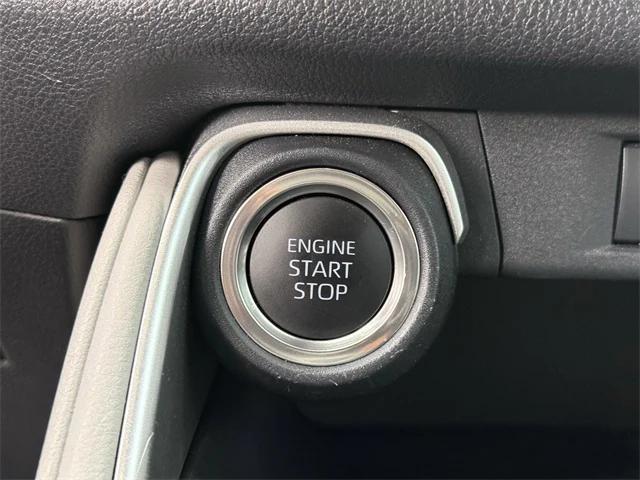 Photo of 2025 Ruby Flare Pearl Toyota Grand Highlander