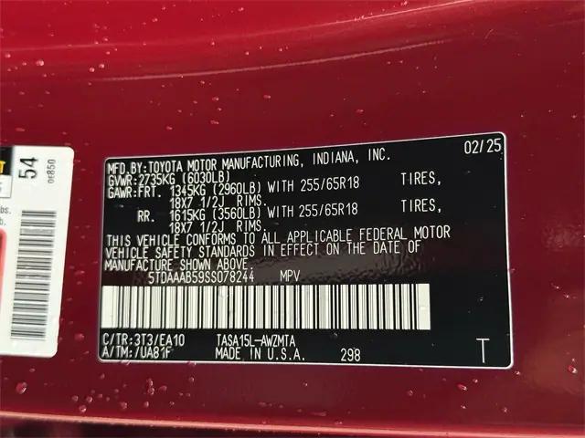 Photo of 2025 Ruby Flare Pearl Toyota Grand Highlander