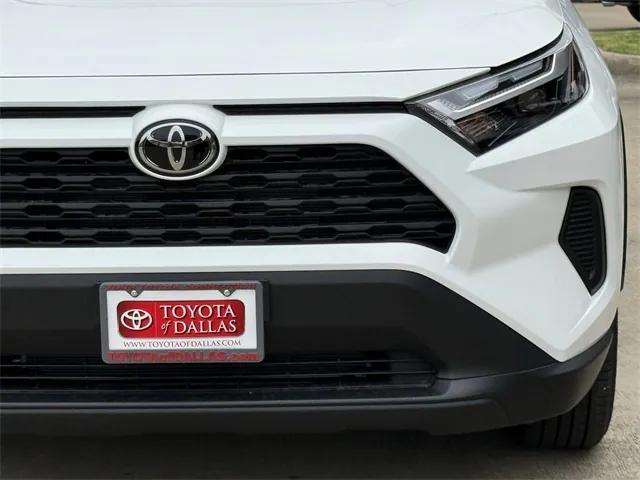 Photo of 2025 Ice Cap Toyota RAV4