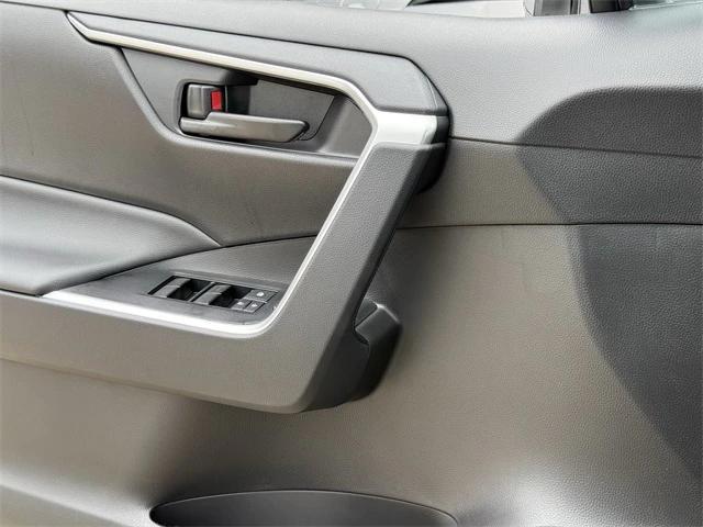 Photo of 2025 Ice Cap Toyota RAV4