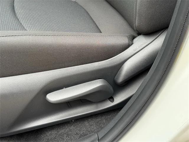 Photo of 2025 Ice Cap Toyota RAV4