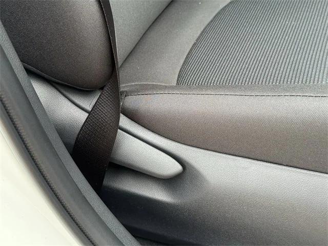 Photo of 2025 Ice Cap Toyota RAV4