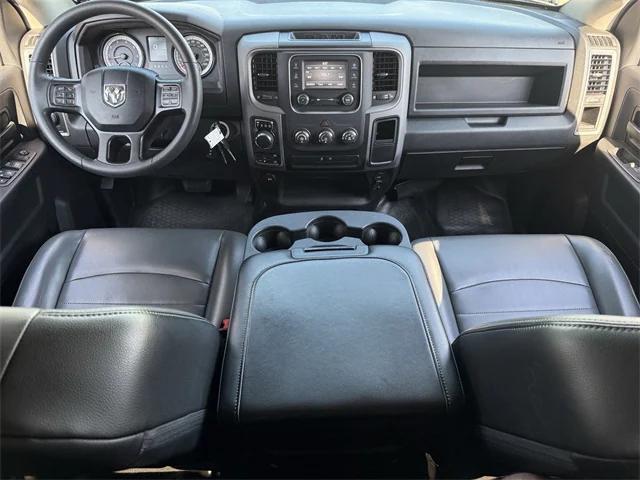 Photo of 2021 Diamond Black Crystal Pearlcoat RAM 1500 Classic