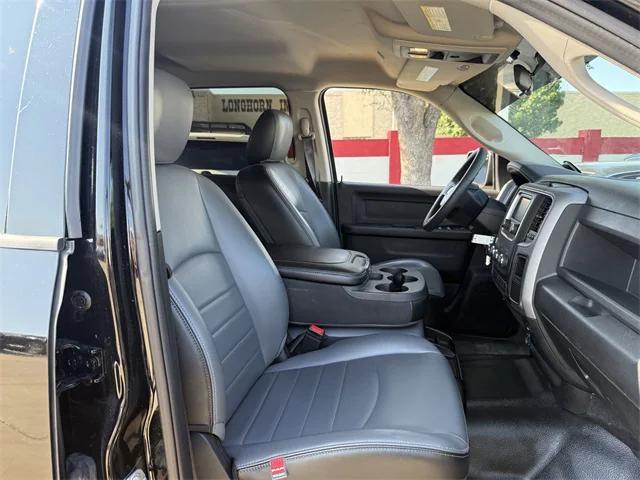 Photo of 2021 Diamond Black Crystal Pearlcoat RAM 1500 Classic