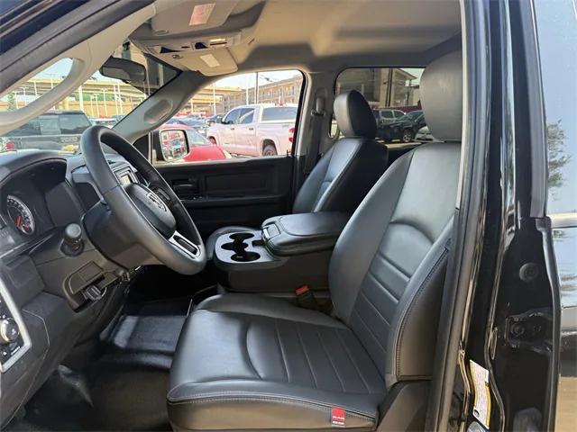 Photo of 2021 Diamond Black Crystal Pearlcoat RAM 1500 Classic