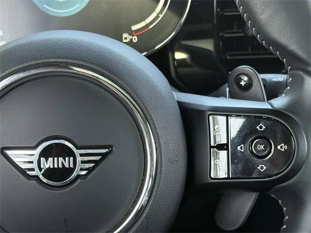 Photo of 2023 Chili Red MINI Hardtop