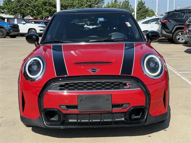 Photo of 2023 Chili Red MINI Hardtop