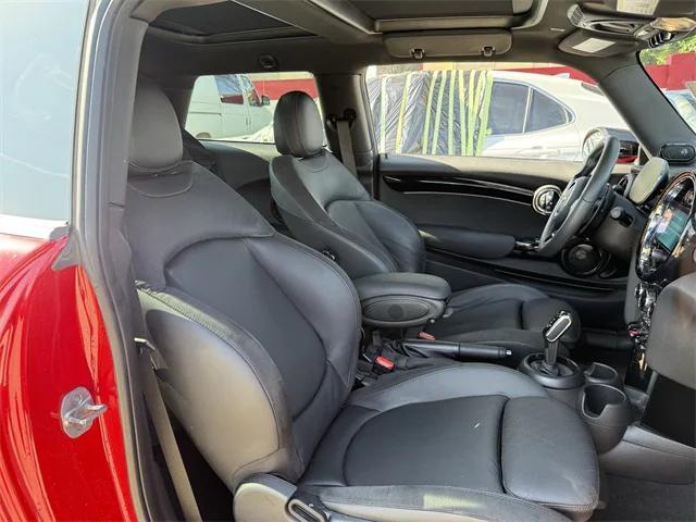 Photo of 2023 Chili Red MINI Hardtop