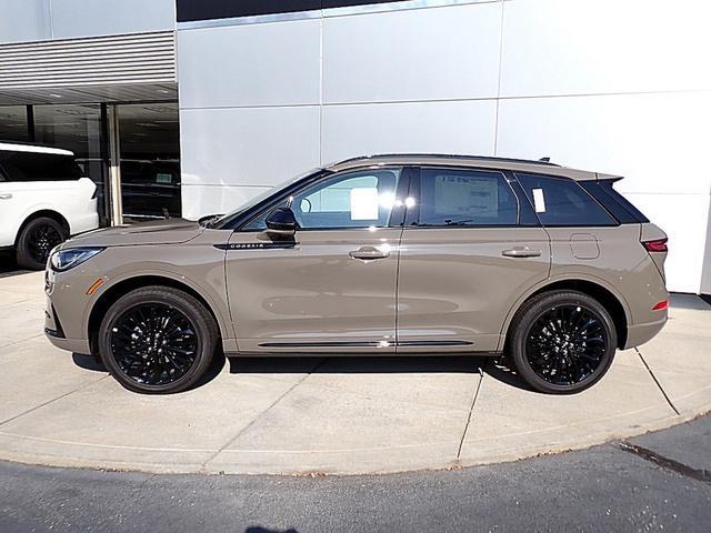 Photo of 2025 Gray Lincoln Corsair
