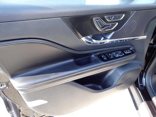 Photo of 2023 Infinite Black Metallic Lincoln Corsair