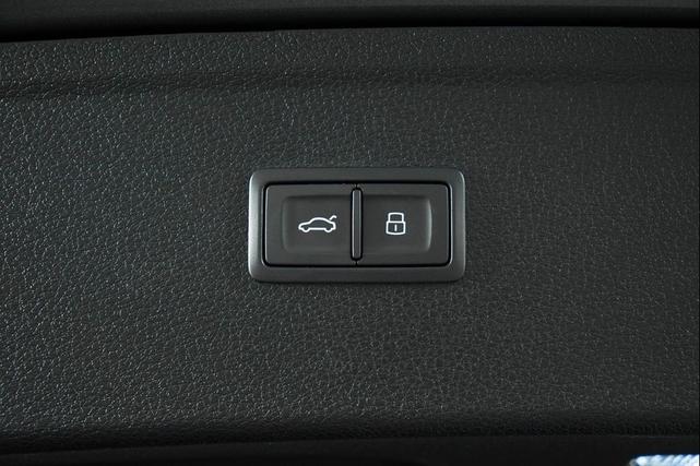 Photo of 2023 Daytona Gray Audi Q5