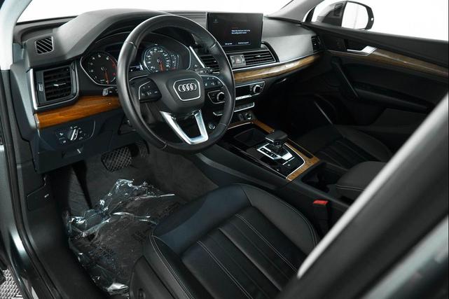 Photo of 2023 Daytona Gray Audi Q5