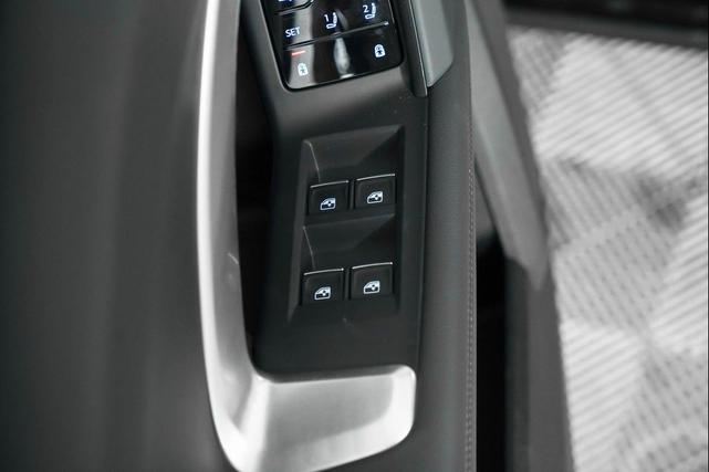 Photo of 2025 Mythos Black Metallic Audi Q5
