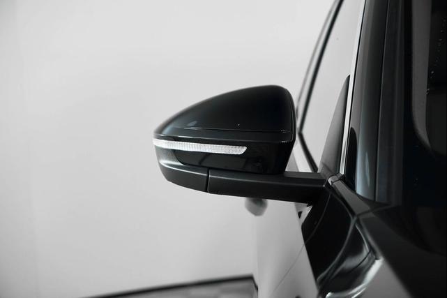 Photo of 2025 Mythos Black Metallic Audi Q5