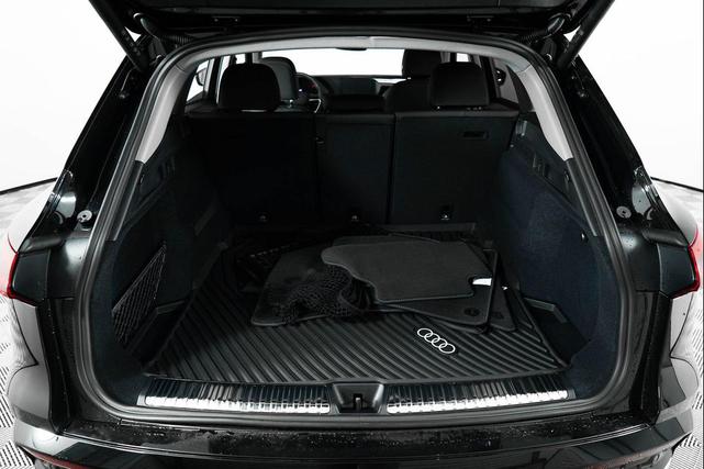 Photo of 2025 Mythos Black Metallic Audi Q5