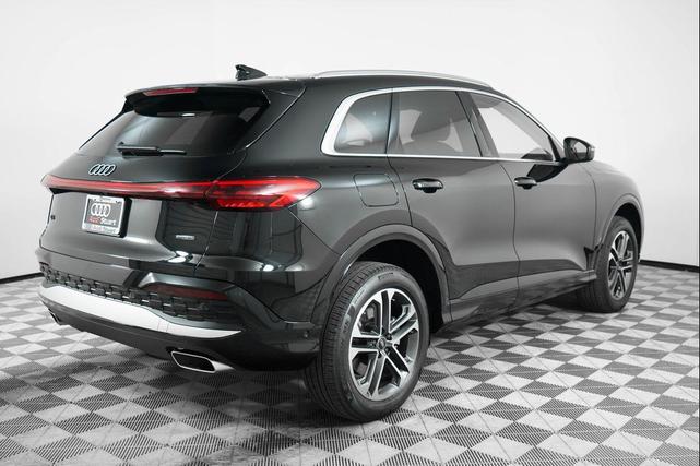 Photo of 2025 Mythos Black Metallic Audi Q5