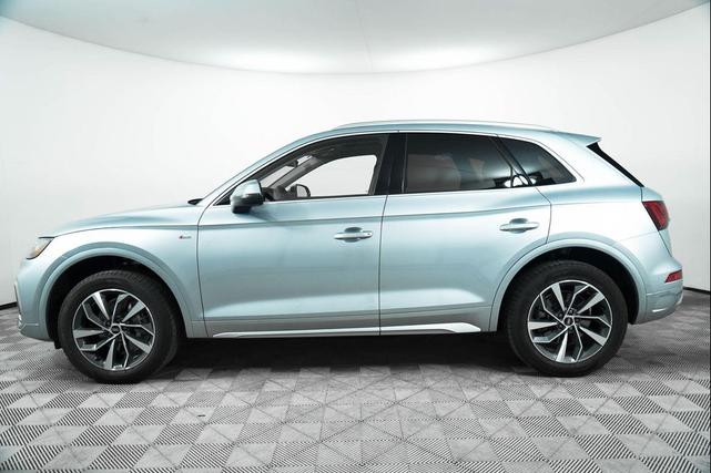 Photo of 2023 Florett Silver Metallic Audi Q5